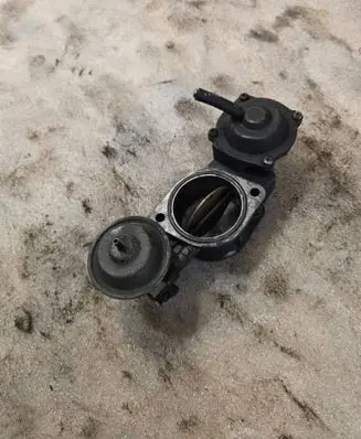 Mitsubishi Pajero Engine shut-off valve