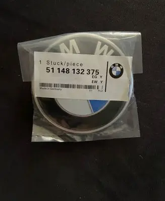 Manufacturer badge logo/emblem