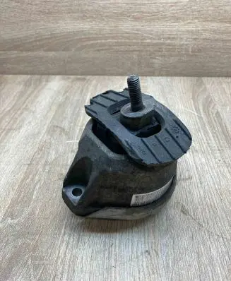 BMW 5 E60 E61 Engine mounting bracket 6769874 159346