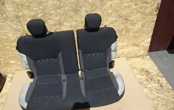 Seat set