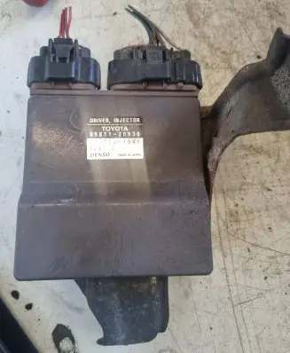Toyota RAV 4 (XA20) Fuel injection control unit/module 8987120030 1310001041