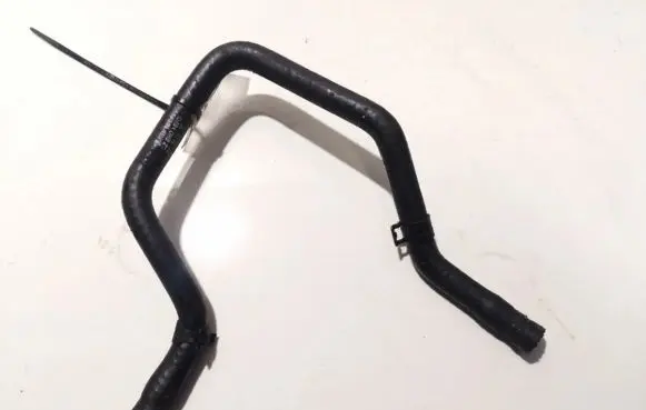 Volkswagen PASSAT B5 Engine coolant pipe/hose