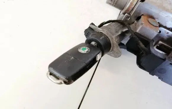 Skoda Fabia Mk2 (5J) Ignition lock 4b0905851c