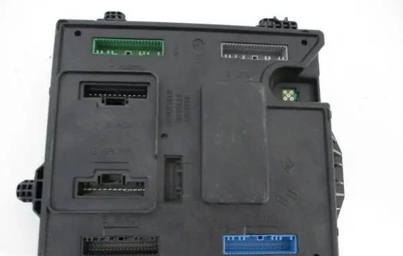 Renault Megane III Central body control module 284B11486R