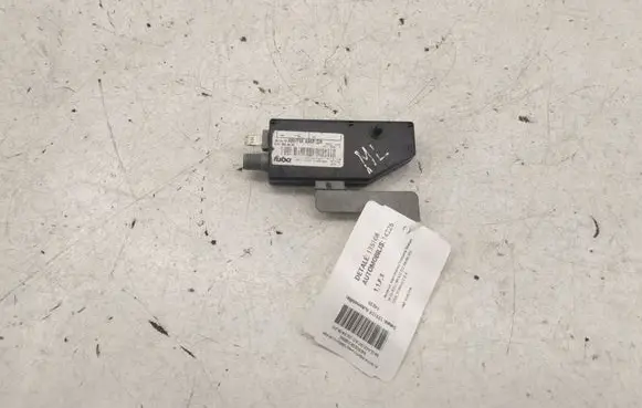 Mercedes-Benz ML W163 Aerial antenna amplifier A1638200089 1638200089