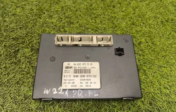 Mercedes-Benz S W221 Other control units/modules A2218700326 00067825 5HB00867002