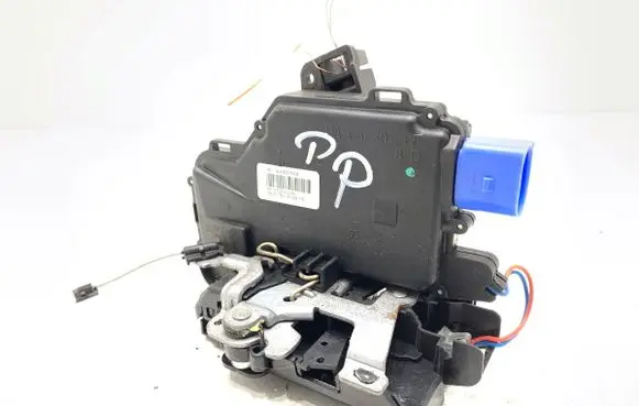Skoda Roomster (5J) Front door lock 5J1837016