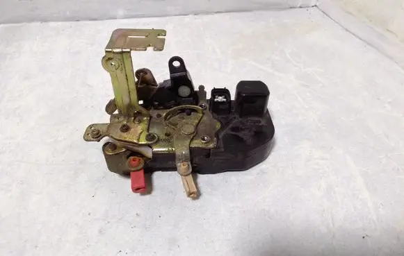 Chrysler Pacifica Front door lock