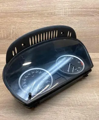 BMW 5 E60 E61 Speedometer (instrument cluster) 6945633 110080213 20151