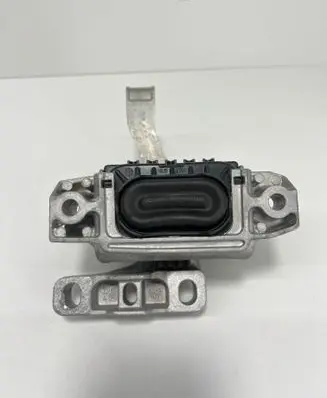 Volkswagen Golf VIII Engine mount bracket 5WA199262BB 23082024