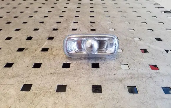 Audi A4 S4 B7 8E 8H Front fender indicator light 8E0949127