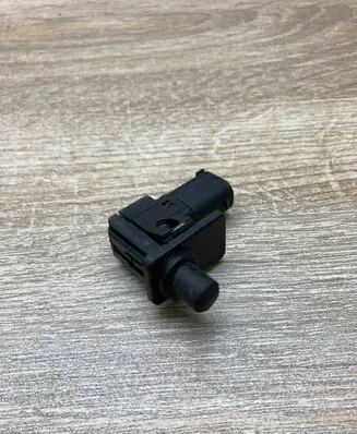 BMW 6 E63 E64 Bonnet alarm switch sensor 9119052 USED