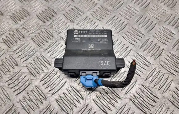 Volkswagen PASSAT B6 Gateway control module 3C0907530C 3C0907951A