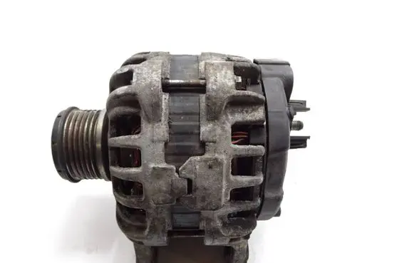 Dacia Sandero II Generator/alternator 231002949R F000BL0719
