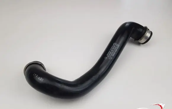 Mercedes-Benz CLS C219 Engine coolant pipe/hose A2115015482