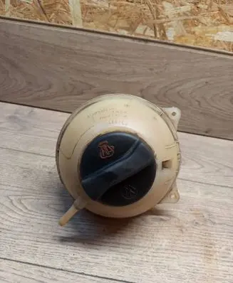 Volkswagen PASSAT B3 Coolant expansion tank/reservoir 357121407
