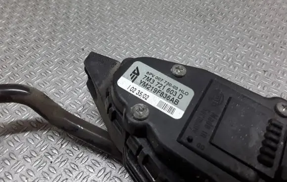 Volkswagen Sharan Accelerator throttle pedal 7M3721603D