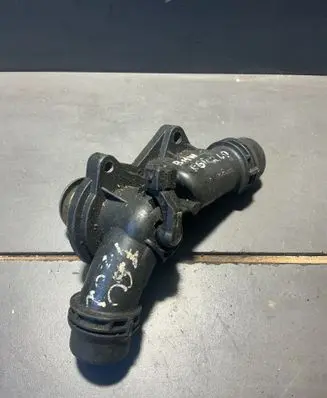 BMW 5 E60 E61 Thermostat 
