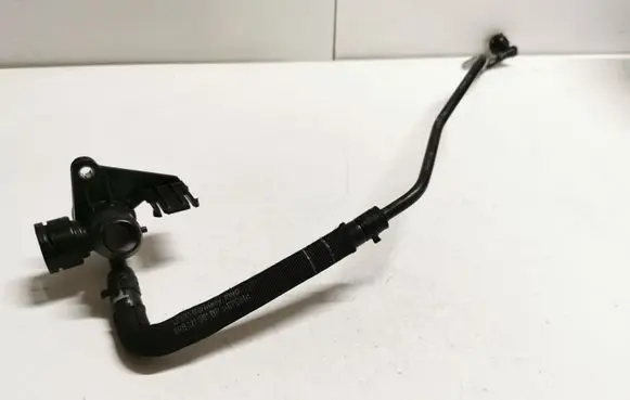 Audi Q5 SQ5 Engine coolant pipe/hose 8R0121081