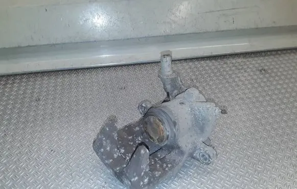 Peugeot 407 Rear brake caliper 