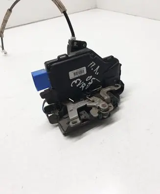 Volkswagen Touareg I Front door lock 3D1837015