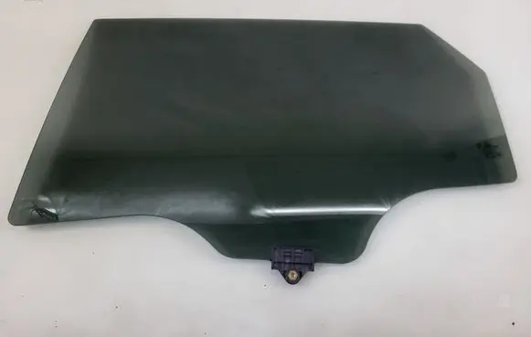 KIA Carens III Rear door window glass