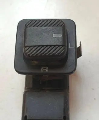 Wing mirror switch