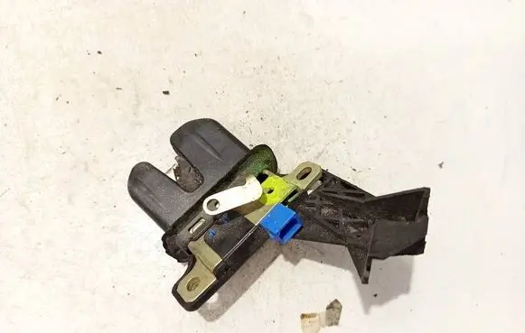 Tailgate/trunk/boot lock/catch/latch