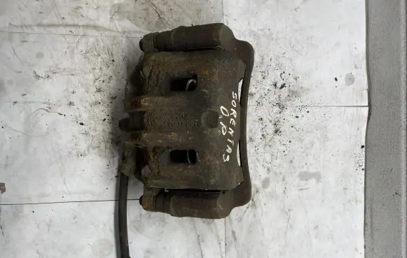 KIA Sorento Front brake caliper