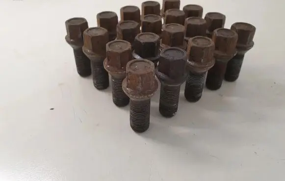 Nuts/bolts