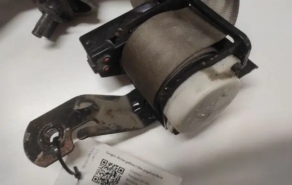 Chrysler Voyager Rear seatbelt P0SL721L5AB TJZT8104396204