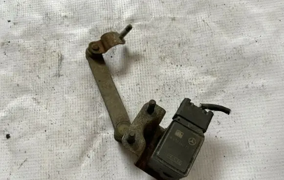 Mercedes-Benz CL C215 Air suspension front height level sensor A0105427717 0105427717