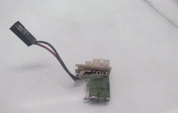 Opel Vectra B Heater blower motor/fan resistor 90463851