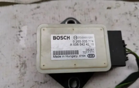 Mercedes-Benz Sprinter W906 ESP acceleration yaw rate sensor A0065424218 0065424218