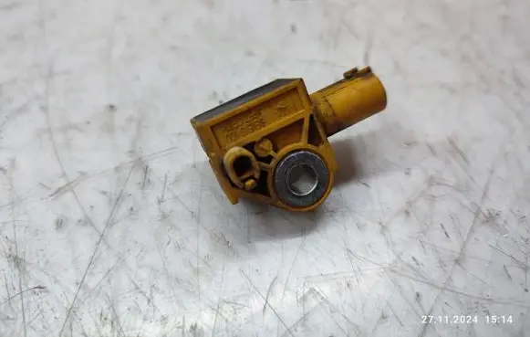 Mercedes-Benz E C207 W207 Airbag deployment crash/impact sensor A2128210351