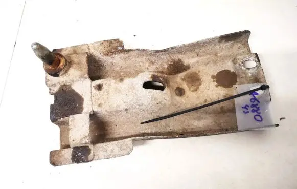 Alfa Romeo 147 Engine mounting bracket