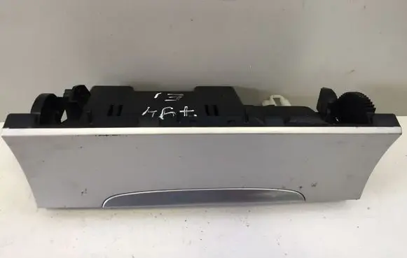 Volkswagen PASSAT B6 Ashtray (front) 3C0863284