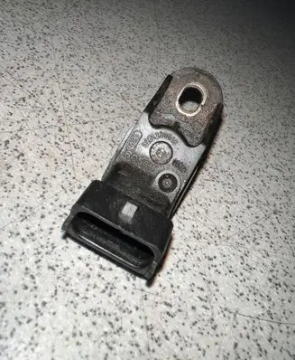 BMW 5 E39 Fuel pressure sensor 0261230046