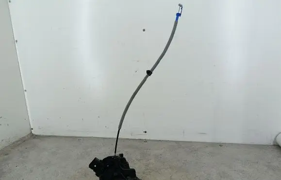 Ford Mondeo MK IV Front door lock 6M2AR21813EC