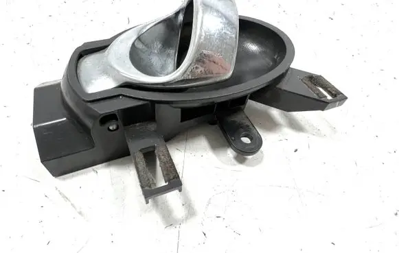 Nissan Juke I F15 Front door interior handle