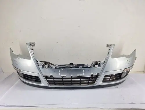 Volkswagen PASSAT B6 Front bumper 