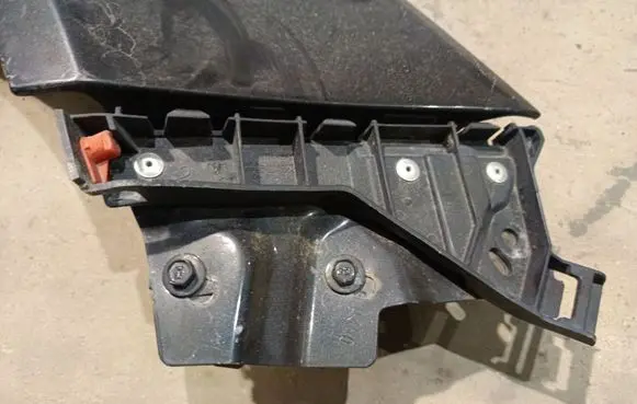 Opel Insignia A Front bumper mounting bracket 13238444