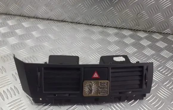 Opel Meriva A Dashboard air vent grill cover trim 464652911