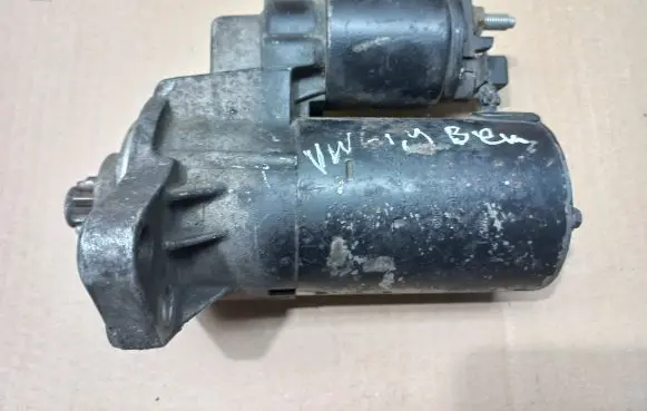 Volkswagen Golf IV Starter motor 020911023F