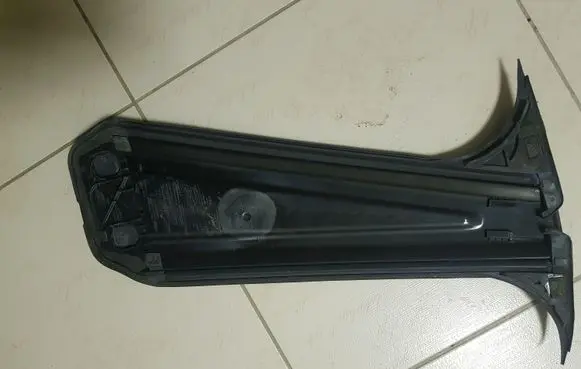 (D)pillar trim (top)
