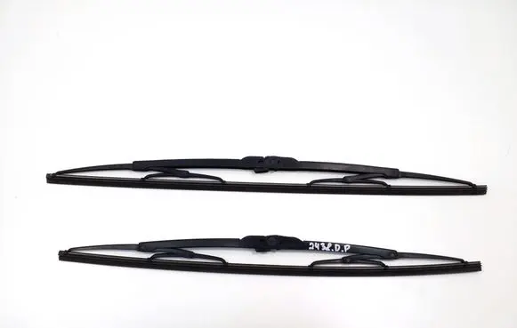 Toyota Hilux (AN10, AN20, AN30) Front wiper blade arm