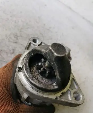 Nissan Primera Starter motor TS8E4