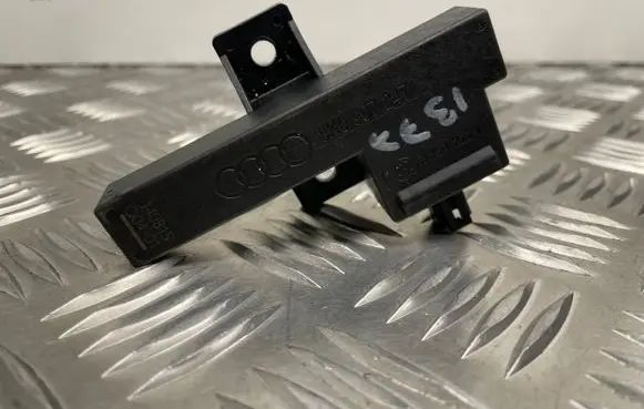 Audi A7 S7 4G Keyless (KESSY) go control unit/module 8K0907247