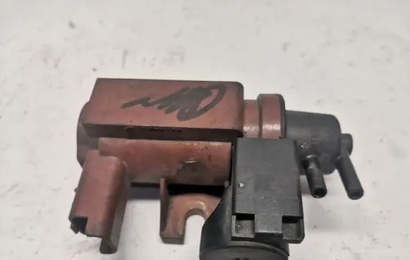 Volvo V50 Turbo solenoid valve 6G9Q9E882CA 70177100 08121