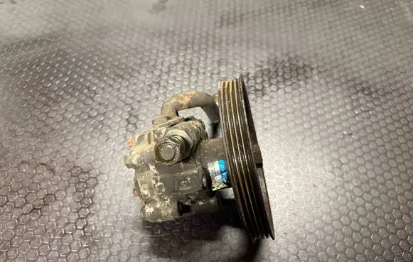 Infiniti FX Power steering pump